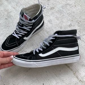 BLACK HIGH TOP VANS